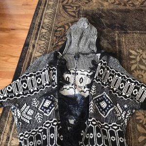 American Eagle Pull Over